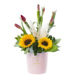 sombrerera-rosada-mediana-con-6-tulipanes-rojos-y-girasoles