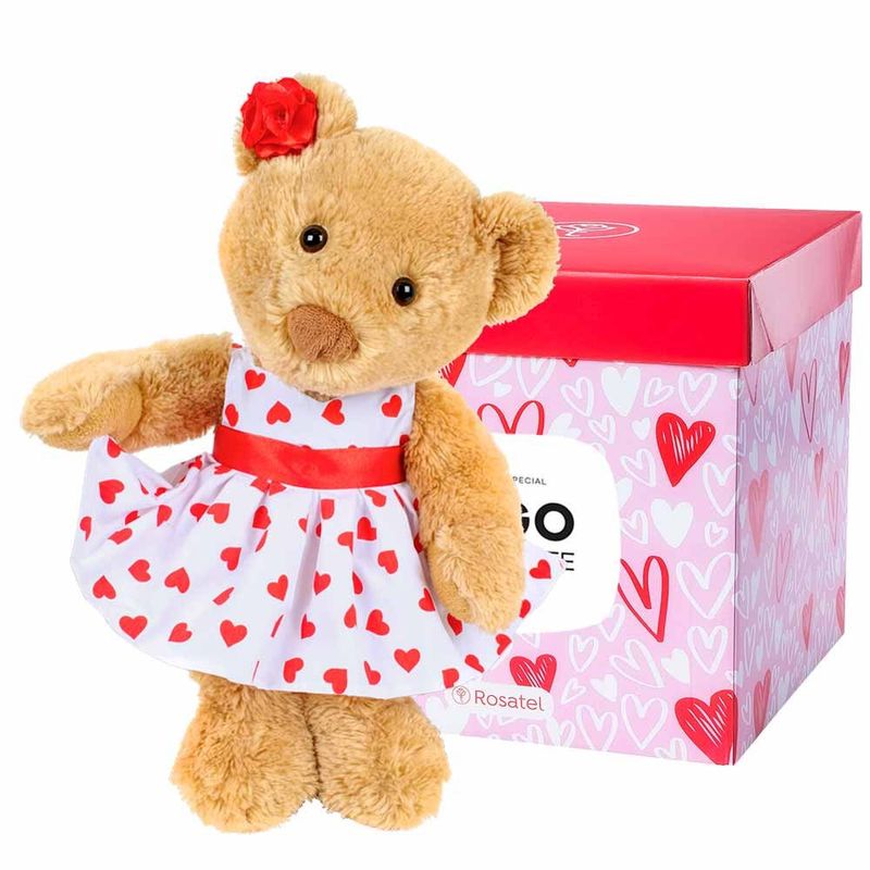 huguette-con-vestido-corazones