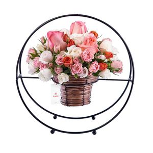 Canasta Detalle Aro con Rosas y Mini Rosas