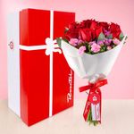 ramo-rosas-rojas-y-flores