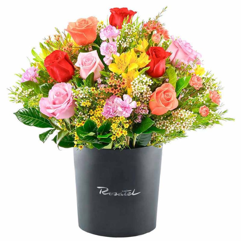 sombrerera-negra-grande-rosas-y-flores-primaverales