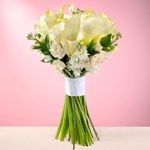 bouquet-de-novia-con-calas-y-mini-rosas