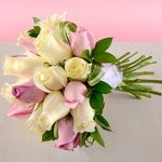 bouquet-de-novia-con-12-rosas