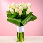 bouquet-de-novia-con-tulipanes-blancos
