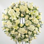 corona-funebre-con-rosas-y-flores-cremas