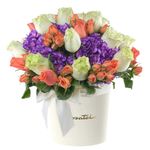 Sombrerera crema grande con 16 rosas y flores Rosatel