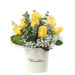 Florería online 10 rosas amarillas y flores en sombrerera crema mediana Rosatel