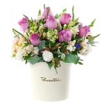 Flores a domicilio 10 rosas lilas y flores en sombrerera crema grande Rosatel