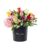 10 rosas de colores variadas y flores en sombrerera negra grande Rosatel