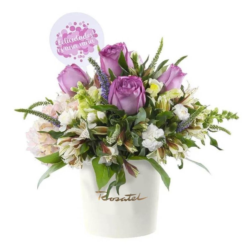 Flores para recién nacido sombrerera crema mediana con rosas lilas es una niña Rosatel