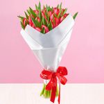 Ramo amor con 50 tulipanes rojos Rosatel
