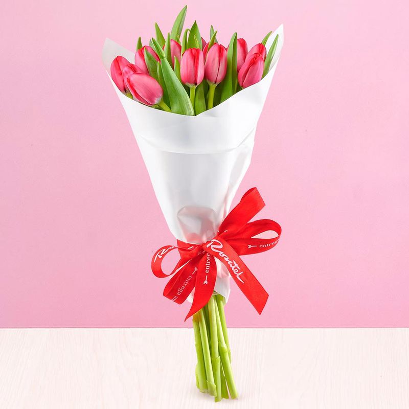 Ramo amor con 15 tulipanes rojos Rosatel